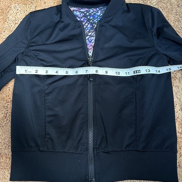 Gorgeous, reversible (EUC ) Zella girl’s athletic jacket. - Picture 13 of 14